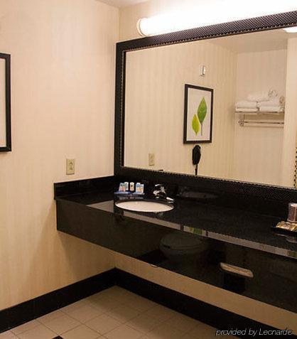 Fairfield Inn & Suites בדפורד חדר תמונה